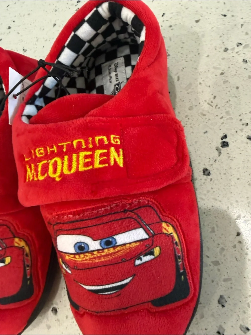 New boys Disney Sz 12 Red Lightning McQueen Plush Kids Slippers